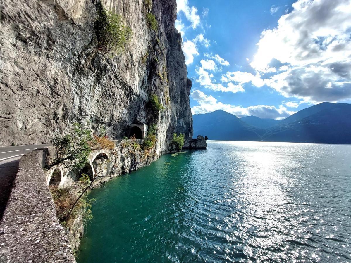 Iseo Lake Villa Con Vista Lago E Piscina Costa Volpino Dış mekan fotoğraf