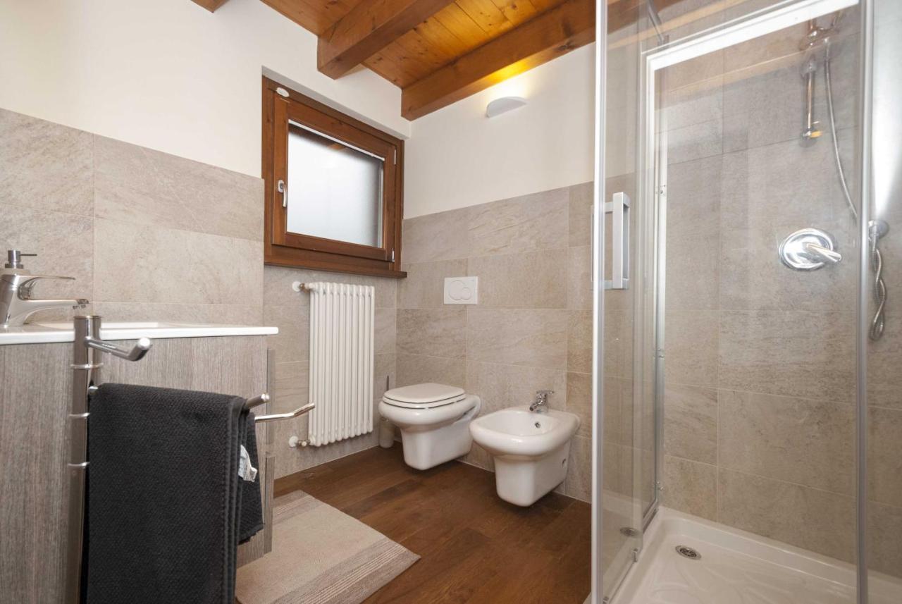 Iseo Lake Villa Con Vista Lago E Piscina Costa Volpino Dış mekan fotoğraf