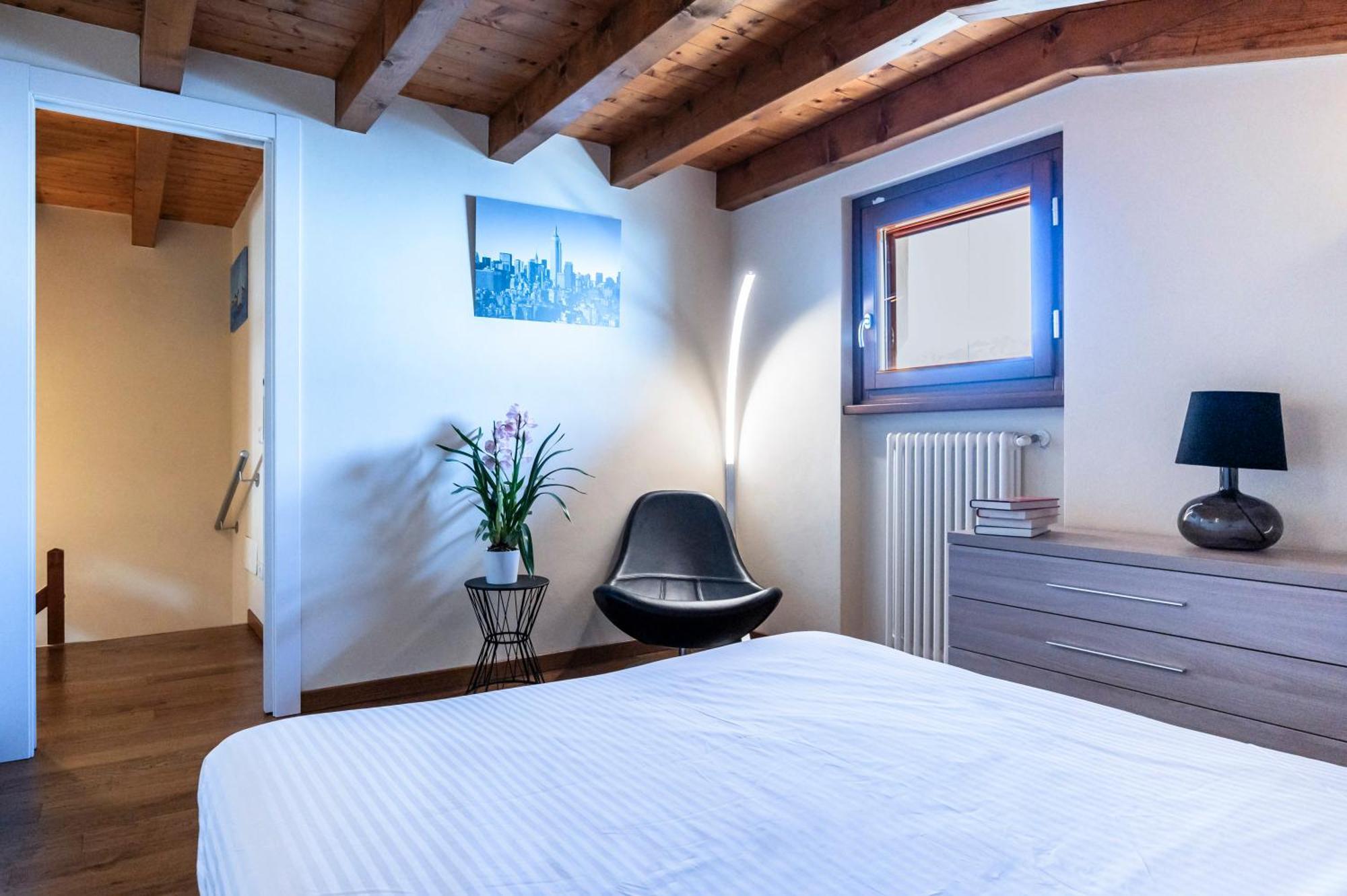 Iseo Lake Villa Con Vista Lago E Piscina Costa Volpino Dış mekan fotoğraf